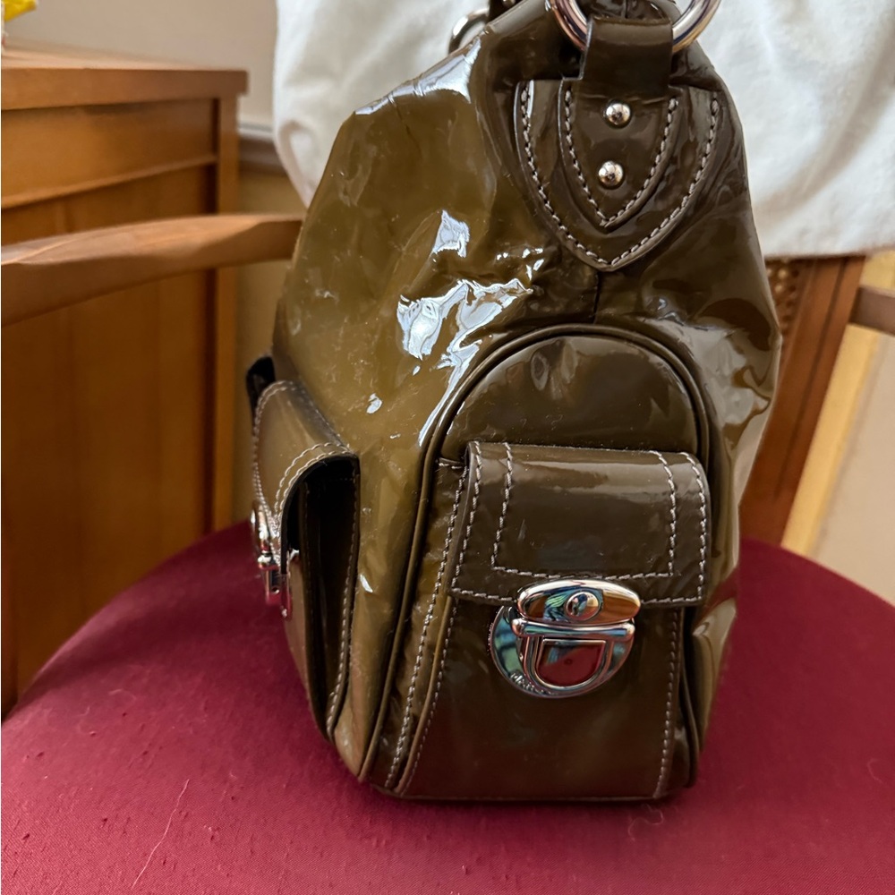 Dark green patent leather Marc Jacobs purse - Picture 4 of 5